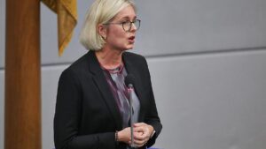 Sportstaatsministerin spricht sich gegen Boykott der Fußball-WM aus