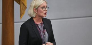 Sportstaatsministerin spricht sich gegen Boykott der Fußball-WM aus